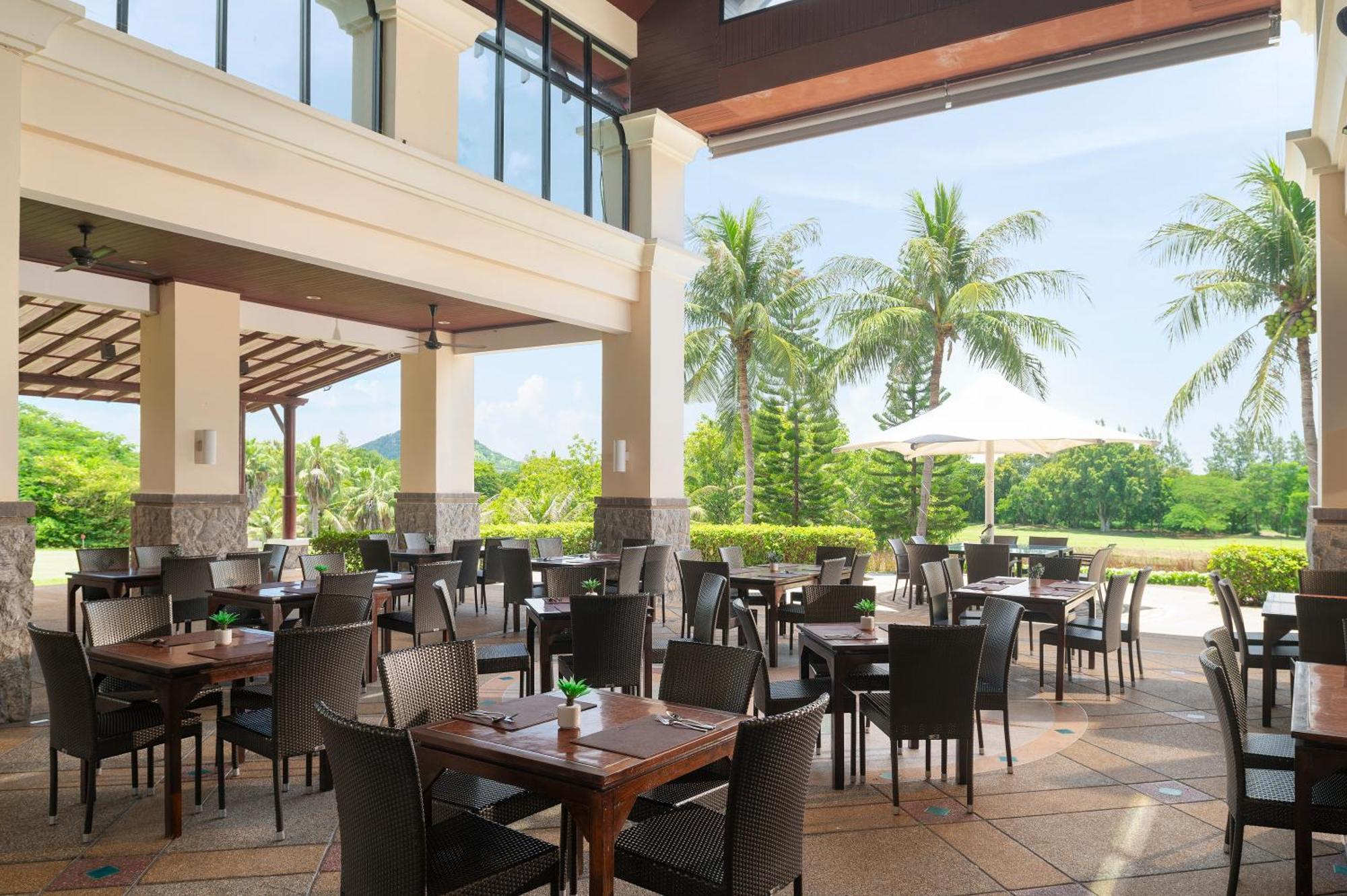 Springfield Village Golf & Spa Cha-Am Exterior foto
